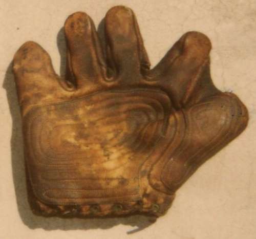 1924-26 Reach Tornado Palm Glove Lefty Front
